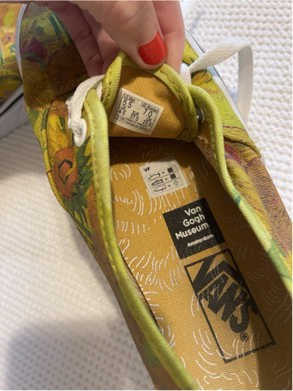 Vincent Van Gogh Museum x Vans Sunflowers Sneakers Shoes Amsterdam 7 - Picture 7 of 8